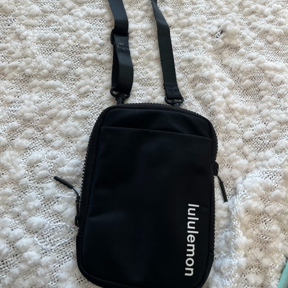 Lululemon Easy Access cross body bag
